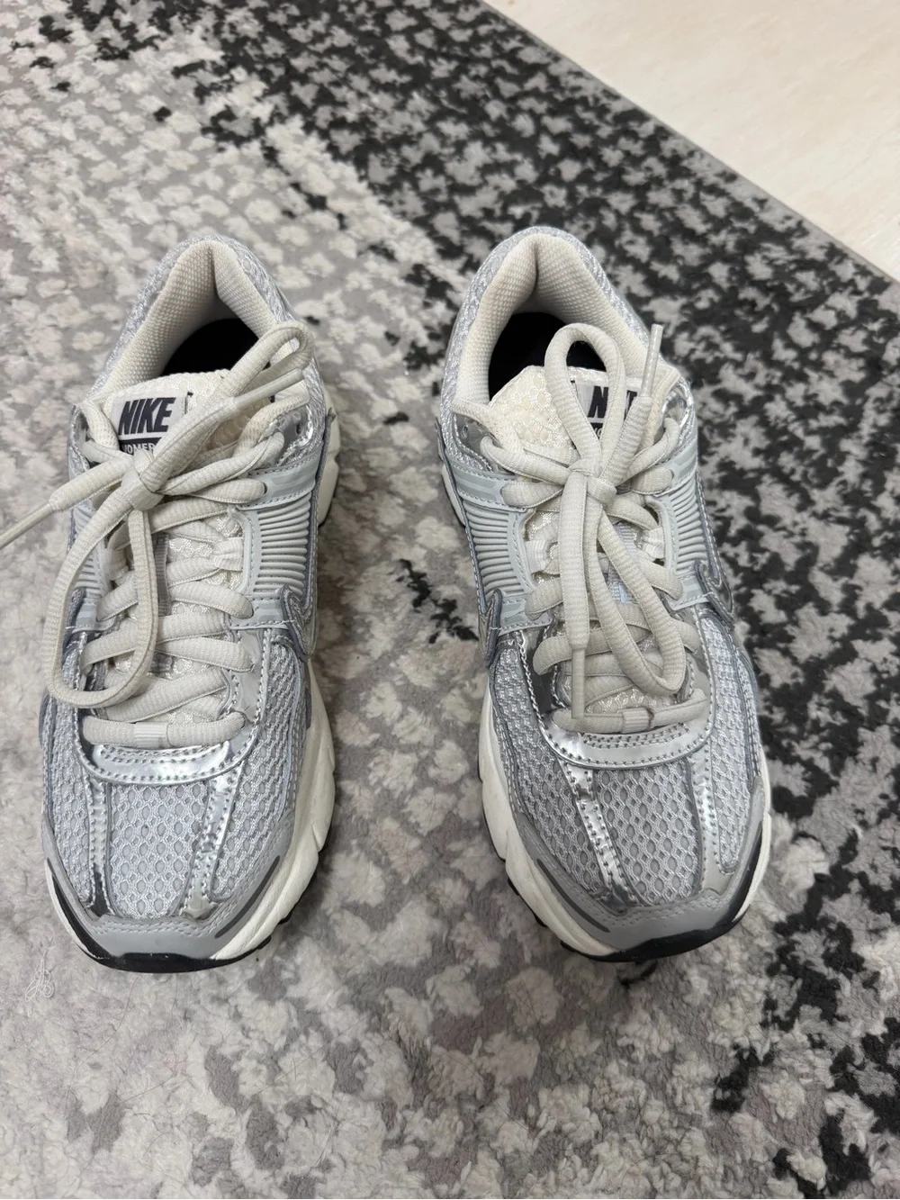 Nike Women's Zoom Vomero 5